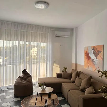 Gibel - Honey * Golem (Tirana)