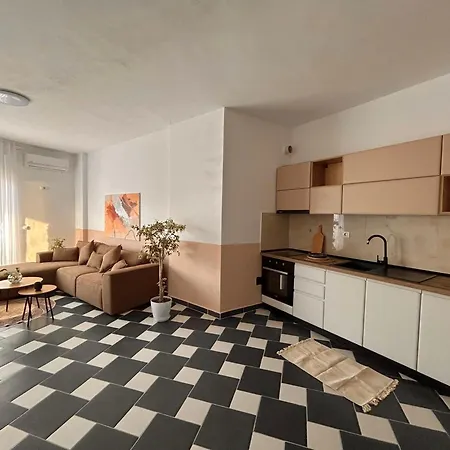 Gibel - Honey Apartment Golem (Tirana)
